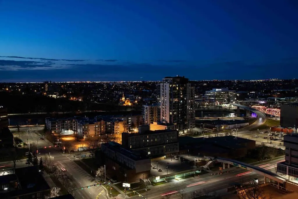 Calgary Downtown Center Condo With Free Parking