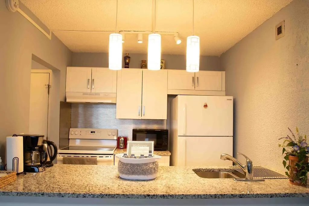 Calgary Downtown Center Condo With Free Parking アパート